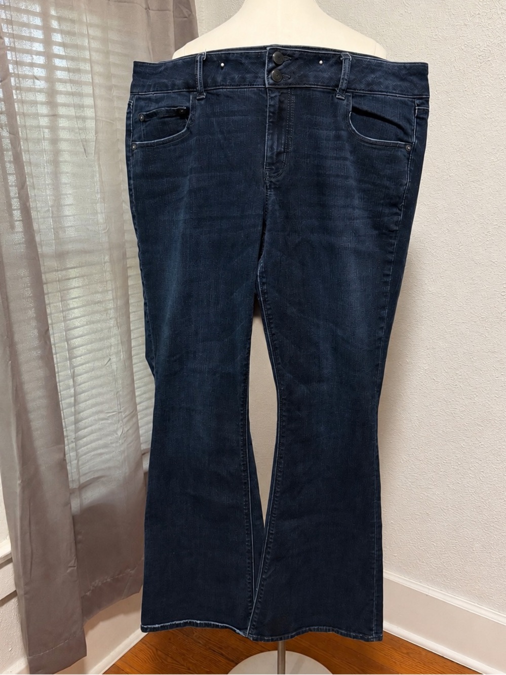American Eagle | Mid Rise Jeans | Size 16